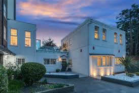 Medina house is a former turkish bath on the seafront of hove, sussex, england. Vallance Court Hove Mishon Welton Estate Agents