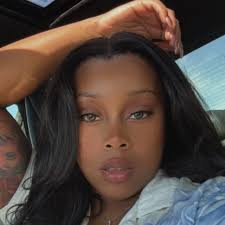 Chelly whole live put her kitty in Chris face and then went back again and  kissed him and he's coupled with huda by choice. But now it's principle yea  anyway.