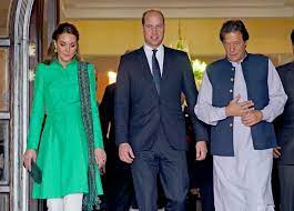 يبدأ رئيس وزراء باكستان عمران خان الجمعة، زيارة رسمية إلى السعودية تستمر ثلاثة أيام ويصل خان على رأس وفدٍ رفيع المستوى يضم وزير الخارجية، لإجراء مباحثات مع ولي العهد. ÙˆÙŠÙ„ÙŠØ§Ù… ÙˆØ²ÙˆØ¬ØªÙ‡ ÙŠÙ„ØªÙ‚ÙŠØ§Ù† Ø±Ø¦ÙŠØ³ ÙˆØ²Ø±Ø§Ø¡ Ø¨Ø§ÙƒØ³ØªØ§Ù† ØµØ­ÙŠÙØ© Ù…ÙƒØ©