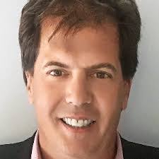 Lee Wren's Instagram, Twitter & Facebook