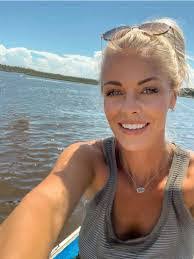 Laura Zinck's Instagram, Twitter & Facebook