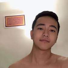 Zee Lee's Instagram, Twitter & Facebook