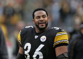 Congratulations: Steelers legend Jerome Bettis announced that he will return to Acrisure Stadium for the "Connecting the Ages" program between legends and young players, surprisingly Aaron Rodgers announced that he would not participate, leaving the entire Steelers stunned because of the reason behind it. vannguyen
