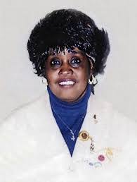 Essie Ford's Instagram, Twitter & Facebook