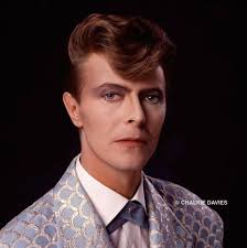 2016 ➤ Bid for your own rare photo of David Bowie