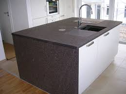 Küche mit granit arbeitsplatte und geräten. Arbeitsplatte Kuche Laminat Oder Granit So Wahlen Sie Richtig