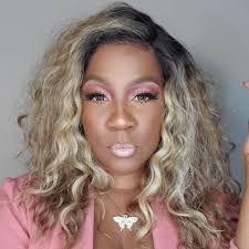 Lf brown lipstick, prefer if naay focallure, drop comment below.