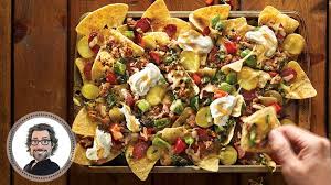 Nachos Costauds De Christian Begin Recettes Iga Curieux Begin Fromage Oka Saucisson Poivron Recipes Super Bowl Food Nachos