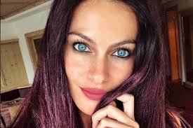 How can i contact paola turani's management team or agent details, and how do i get in touch directly? Chi E La Modella E Influencer Paola Turani Instagram Eta Marito