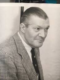 Attempted Bloggery: A Photo of Peter Arno at the Piano