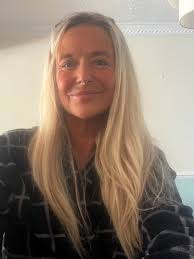 Please can you wonderful guys work your magic and give me something really  festive of myself and my little girl Zenya. TSMIA 💖💖💖💖💖