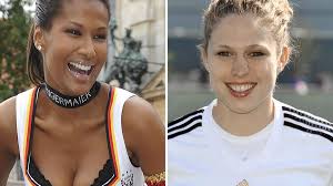 Der eine oder andere schaut sich ein spiel vor allem wegen den fußballerinnen an. Frauenfussball Und Mode Kim Kulig Ist Einfach Mal Milchschnitte Welt