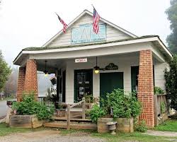The Whistle Stop Cafe On Juliette Ga Where The Movie Fried Green Tomatoes Was Filmed Fried Green Tomatoes Famous Houses Green Tomatoes