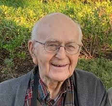 Robert Hess's Instagram, Twitter & Facebook