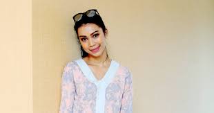Lou xia nu you qing qian shou;樓下女友請簽收;the girlfriend downstairs please sign;girlfriend downstairs. Sharifah Sakinah Says She Is Not A Bimbo