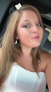 Hallie Wray (@hallie.wray)