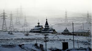 Es ist sehr gut wasserlöslich und bildet mit wasser in sehr geringem maße schweflige säure. Der Russische Ort Nikel Verkommt Zur Industrieruine Tristesse Frost Und Schwefeldioxid Stern De