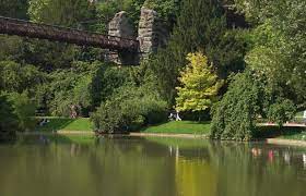 Hotel des buttes chaumont, paris. Parc Des Buttes Chaumont Paris Tourist Office