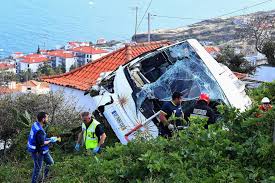 Bei einem busunglück in kroatien sind mindestens zehn menschen ums leben gekommen. Touristenbus Verungluckt Mindestens 29 Tote Bei Busungluck Unfallursache Noch Unbekannt Kleinezeitung At