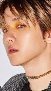 These Male K Pop Idols Aren T Afraid To Rock A Little Extra Blush Eye Shadow Or Lipstick And We Are Living For Their Lo Male Makeup Pop Makeup Glossy Makeup