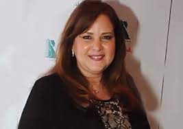 يذكر أنّ الفنانة دلال عبدالعزيز، شاركت في السباق الرمضاني الماضي في مسلسل «ملوك الجدعنة»، وتأثر المشاهدين بمشهد وفاتها في الحلقات الأخيرة، حيث إنها لاقت إشادات كثيرة. 50 ÙŠÙˆÙ…Ø§ ÙÙŠ Ø§Ù„Ø¹Ù†Ø§ÙŠØ© Ø§Ù„Ù…Ø±ÙƒØ²Ø© Ù…ØµØ¯Ø± Ø·Ø¨ÙŠ ÙŠÙƒØ´Ù Ù„Ù€ Ø§Ù„Ø´Ø±ÙˆÙ‚ Ø§Ù„ØªÙØ§ØµÙŠÙ„ Ø§Ù„ÙƒØ§Ù…Ù„Ø© Ù„ØªØ·ÙˆØ±Ø§Øª Ø­Ø§Ù„Ø© Ø§Ù„ÙÙ†Ø§Ù†Ø© Ø¯Ù„Ø§Ù„ Ø¹Ø¨Ø¯ Ø§Ù„Ø¹Ø²ÙŠØ² Ø§Ù„ØµØ­ÙŠØ© Ø¨ÙˆØ§Ø¨Ø© Ø§Ù„Ø´Ø±ÙˆÙ‚ Ù†Ø³Ø®Ø© Ø§Ù„Ù…ÙˆØ¨Ø§ÙŠÙ„