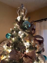 These unusual tree toppers will shock, impress, and turn. 8 Beautifully Unusual Unique Christmas Tree Topper Ideas