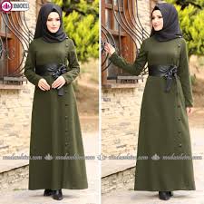2018 19 Sonbahar Kis Deri Kemerli Kislik Elbise Tesettur Ferace Elbise Modelleri 2019 Moda Stilleri Elbise Modelleri Moda