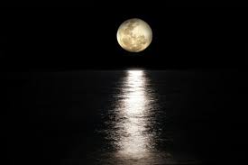 Genauer gesagt, werden wir ihn um 20:49 uhr endlich in seiner vollen pracht am himmel bestaunen können. Vollmond