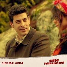 Filmin kısaca konusu ise şöyle; Aile Hukumeti Sen Kalbini Dinle Zeynep Sevda Orada