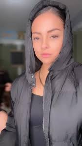 Jocelyn Carbaret Sober