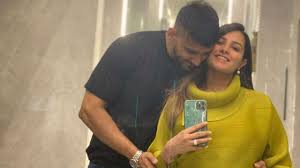 439,547 likes · 4,374 talking about this. Video Anita Hassanandani Gets A Kick From Baby During Maternity Photoshoot With Rohit Reddy