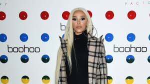 Born and raised in los angeles, she signed a recording contract with rca records in 2014, subsequently releasing her debut extended play. Doja Cat Denies Taking Part In Racist Conversations Cnn