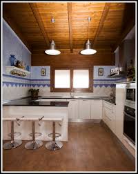 Estas casas son sencillas y muy funcionales, además poseen aunque no debes de pasar incomodidades, las cocinas de casa de campo tienen también un estilo particular. Foto Cocina Casa Campo De Concepto Interior 227502 Habitissimo