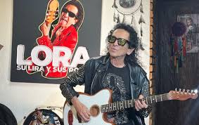Alex Lora: 