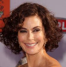 20 Best Hairstyles For Oblong Face Shape Oblong Face Hairstyles Short Curly Bob Hairstyles Oblong Face Shape