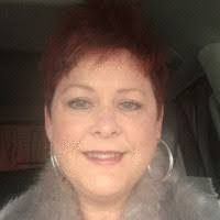 Lisa Layton's Instagram, Twitter & Facebook