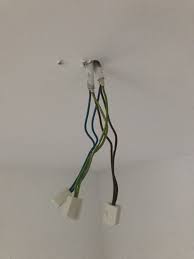 Die kabel der lampe sind blau und braun. Stromanschluss 2x3 Kabel Aus Decke Dasheimwerkerforum De