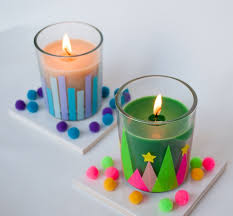 Etoile de noel spirale un bricolage rapide pour fabriquer des étoiles des noël à mettre en décoration de sapin ou à assembler etoile de noel en recup ces étoiles de noël sont très faciles et rapides à réaliser avec des pots vides de p'tit miam et des paillettes. 1001 Super Idees De Bricolage De Noel Facile Pour Petits Et Grands