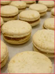 Macarons Chocolat Coco Facon Bounty Perle En Sucre Macaron Chocolat Gateau Noix De Coco Recette Dessert