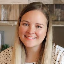 Betty Paolini's Instagram, Twitter & Facebook