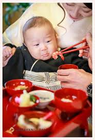 男の子の赤ちゃん 初宮参り 蓬莱軒で100日祝い お食い初め 愛知県名古屋市 news blog 愛知 名古屋の女性フォトデザイナー キャラバンサライ 赤ちゃん 写真 アイデア 赤ちゃん お食い初め 写真