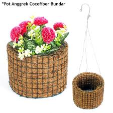 Selain menjadi pot, sabut kelapa juga bisa dijadikan sebagai media tanaman, jadi tidak perlu menambahkan tanah lagi, atau bisa menggunakan cocofiber. Pot Bunga Anggrek Bundar Cocofiber Lazada Indonesia