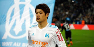 浦和レッズ、酒井宏樹とショルツの補強で、さらに強くなりそう。 サンフレはその前に勝っておきたい。 大伍は篤人と豪徳と酒井宏樹とプレイすることになるのか。 日本を代表するsbだらけ。 イニエスタやビジャ、ポドルスキともプレイして、経験値やばいな。 ã„ã¤ã‹æŸã«æˆ»ã‚ŠãŸã„ é…'äº•å®æ¨¹ãŒèªžã‚‹ãƒ•ãƒ©ãƒ³ã‚¹ã§ã®æ—¥ã€…