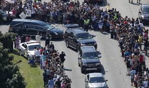 Thousands of admirers have already lined. Thousands Bid Final Farewell To Muhammad Ali At Huge Funeral Procession World News Express Co Uk