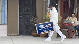 6 ft 0 in or 183 cm weight: La Tenants Union On Twitter Real Life Photo Of Bad Bunny In Boyle Heights Stanning For The Rights Of The Poor And The Dispossessed Yeson21