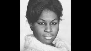 Holly Maxwell's Instagram, Twitter & Facebook