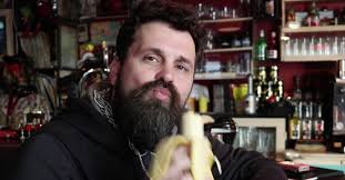 Ο σπύρος παπαδόπουλος ήταν καλεσμένος στο πρωινό την παρασκευή 11 απριλίου και μίλησε ανοιχτά για το σοβαρό πρόβλημα υγείας που αντιμετώπισε το περασμένο καλοκαίρι, αφαίρεσε το νεφρό του και βγήκε νικητής. O Spyros Grammenos Sto Debop Video Synentey3eis Debop