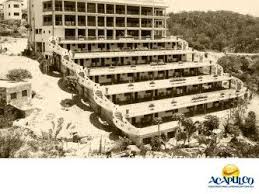 Acapulcoeneltiempo El Antiguo Hotel Shangri La De Acapulco Acapulco En La Historia El Hotel Sangri La Fue Construido En Acapulco Cultura De Mexico Hoteles