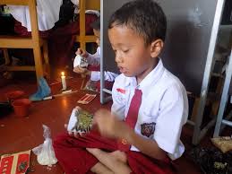 Menghias vas bunga dengan biji bijian merupakan karya berapa dimensi. Kpt Menghias Vas Bunga Dengan Biji Bijian Ciptaan Allah Swt Perguruan Islam Nibras