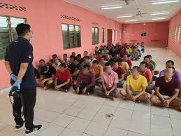 Mereka bergaduh dengan pendatang dari myanmar. Kbri Kunjungi Pusat Tahanan Imigresen Sementara Beranang